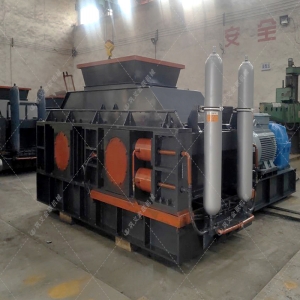 2PG1208大型液壓直聯對輥破碎制砂機發貨圖片