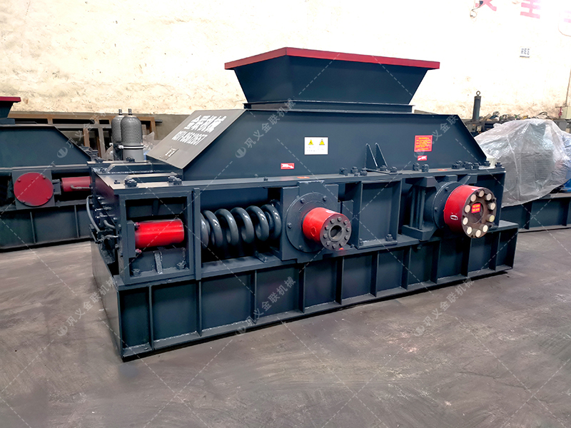 處理玄武巖、鵝卵石成沙的小型對輥制砂機產量多大？