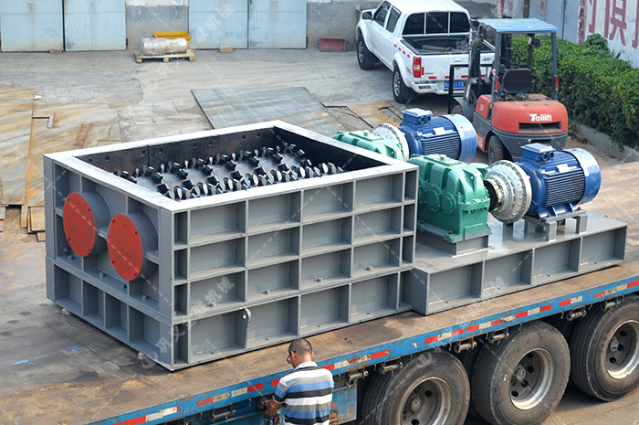 強力雙齒輥破碎機-大型狼牙輥破碎機-分級齒輥式破碎機結構特點