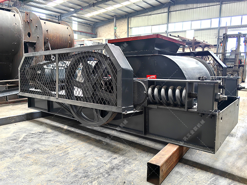 煤矸石雙齒輥破碎機產能多少？多少錢？