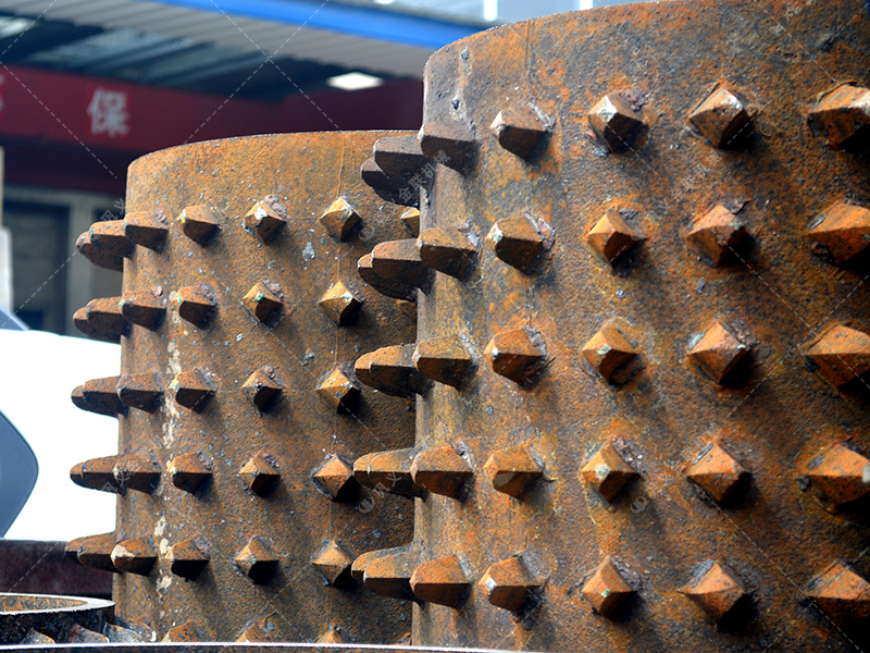 除了價格,選擇雙齒輥破碎機更應關注哪些長期效益指標? 除了價格,選擇雙齒輥破碎機更應關注哪些長期效益指標?