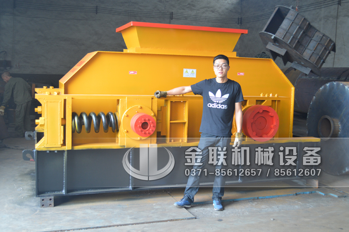 【對輥破碎機價格】對輥破碎機多少錢一臺？